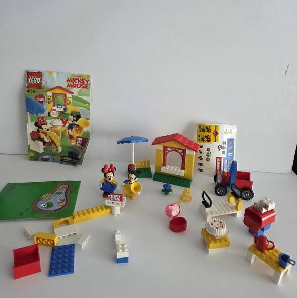 LEGO 2001 Disney Minnies Birthday Party Mickey Mouse Building Set - Multicolor